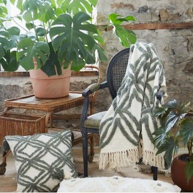 Artemesia Diamond Tufted Throw Blanket