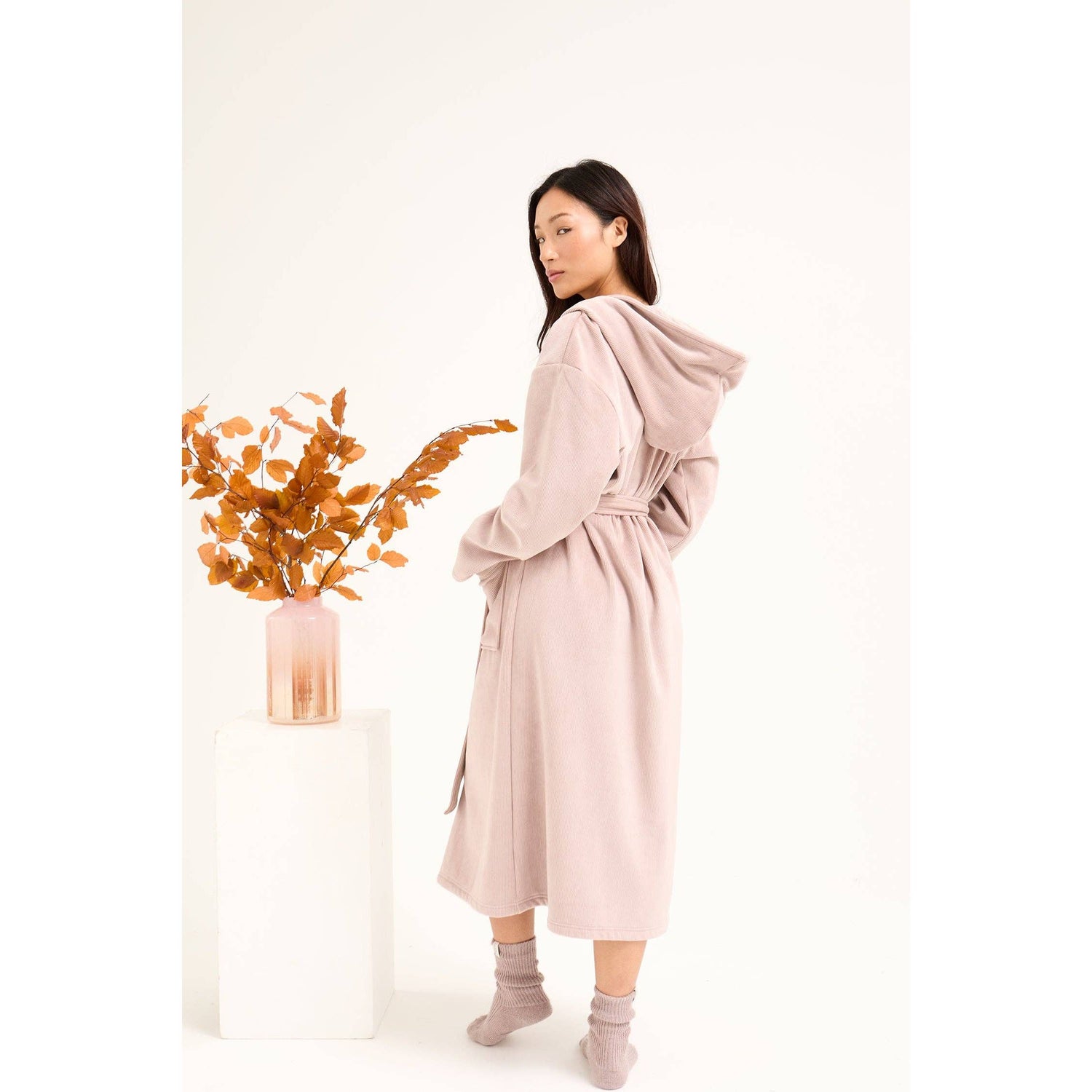 Ribbed Hooded Robe in Mink